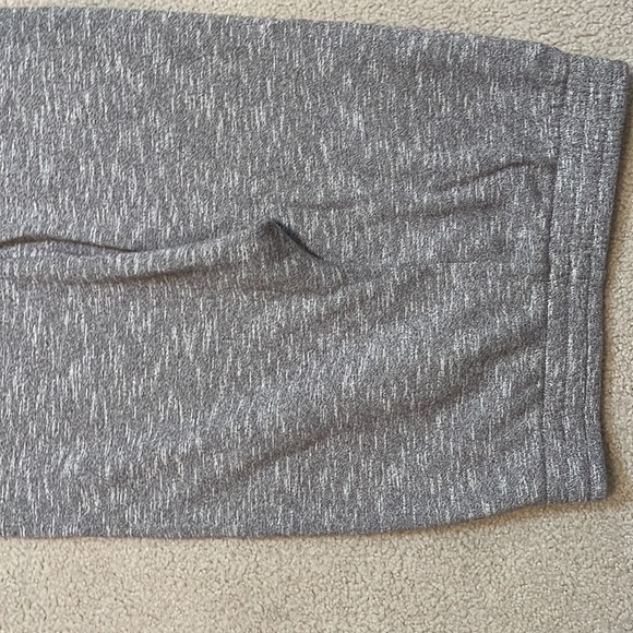 Adidas Grey Sweatpants Size 14-16 - Picture 6 of 8